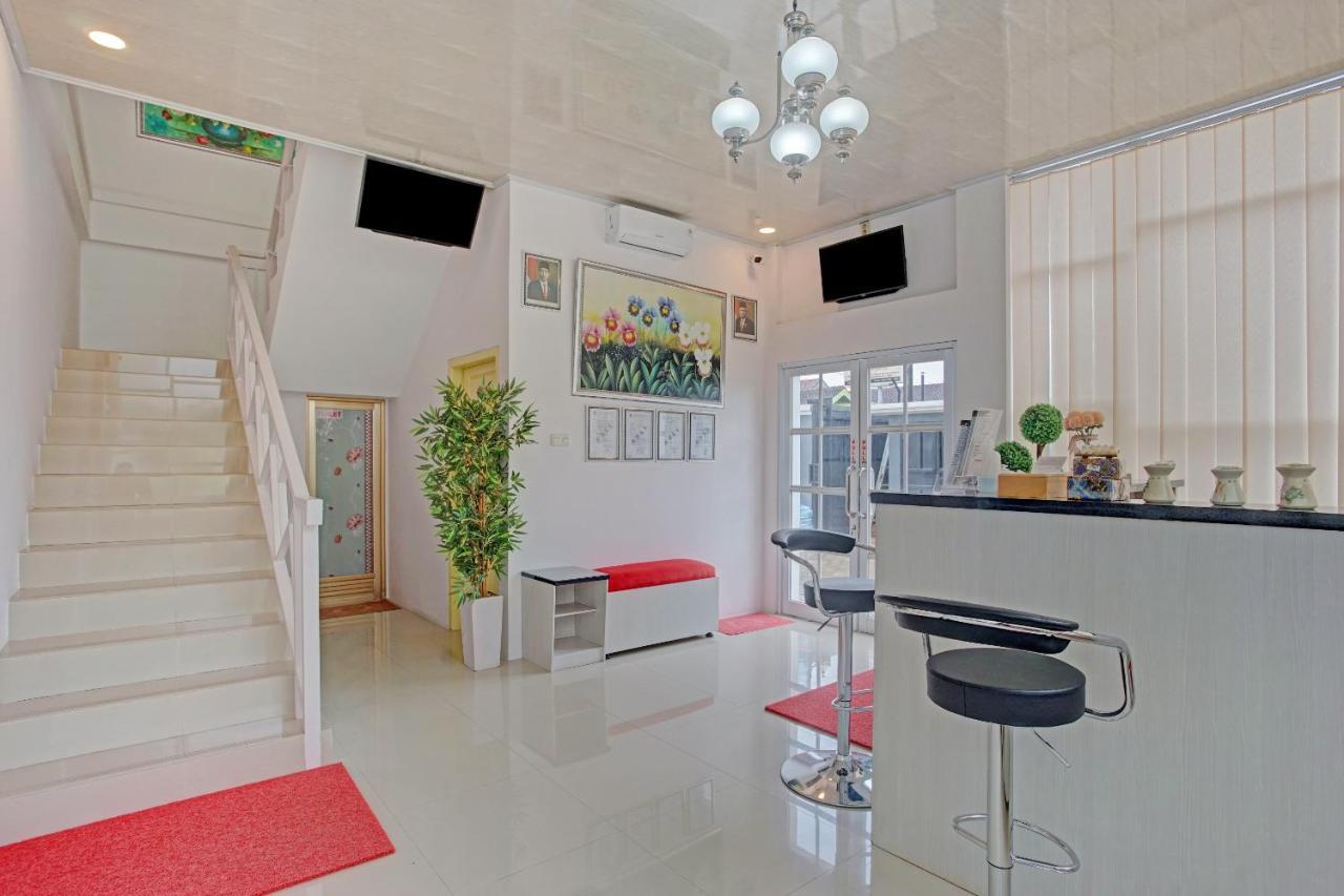 Oyo 90404 Pringombo Homestay 2 Syariah บันดาร์ ลัมปุง ภายนอก รูปภาพ