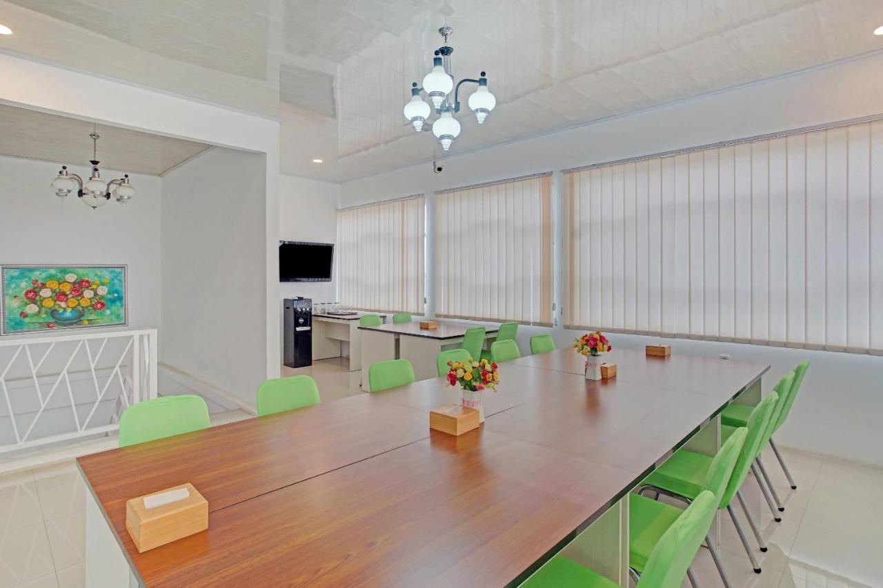 Oyo 90404 Pringombo Homestay 2 Syariah บันดาร์ ลัมปุง ภายนอก รูปภาพ