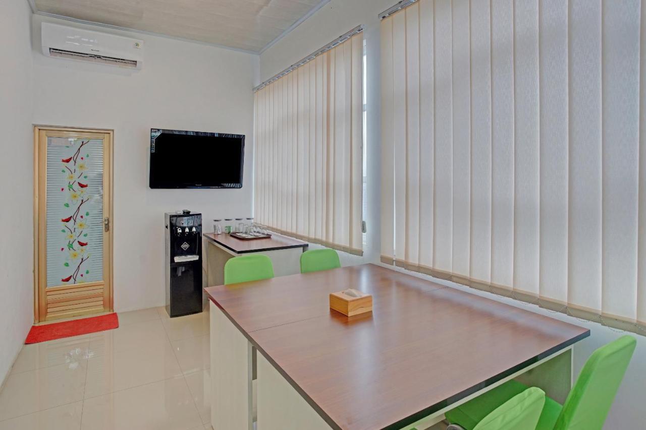 Oyo 90404 Pringombo Homestay 2 Syariah บันดาร์ ลัมปุง ภายนอก รูปภาพ