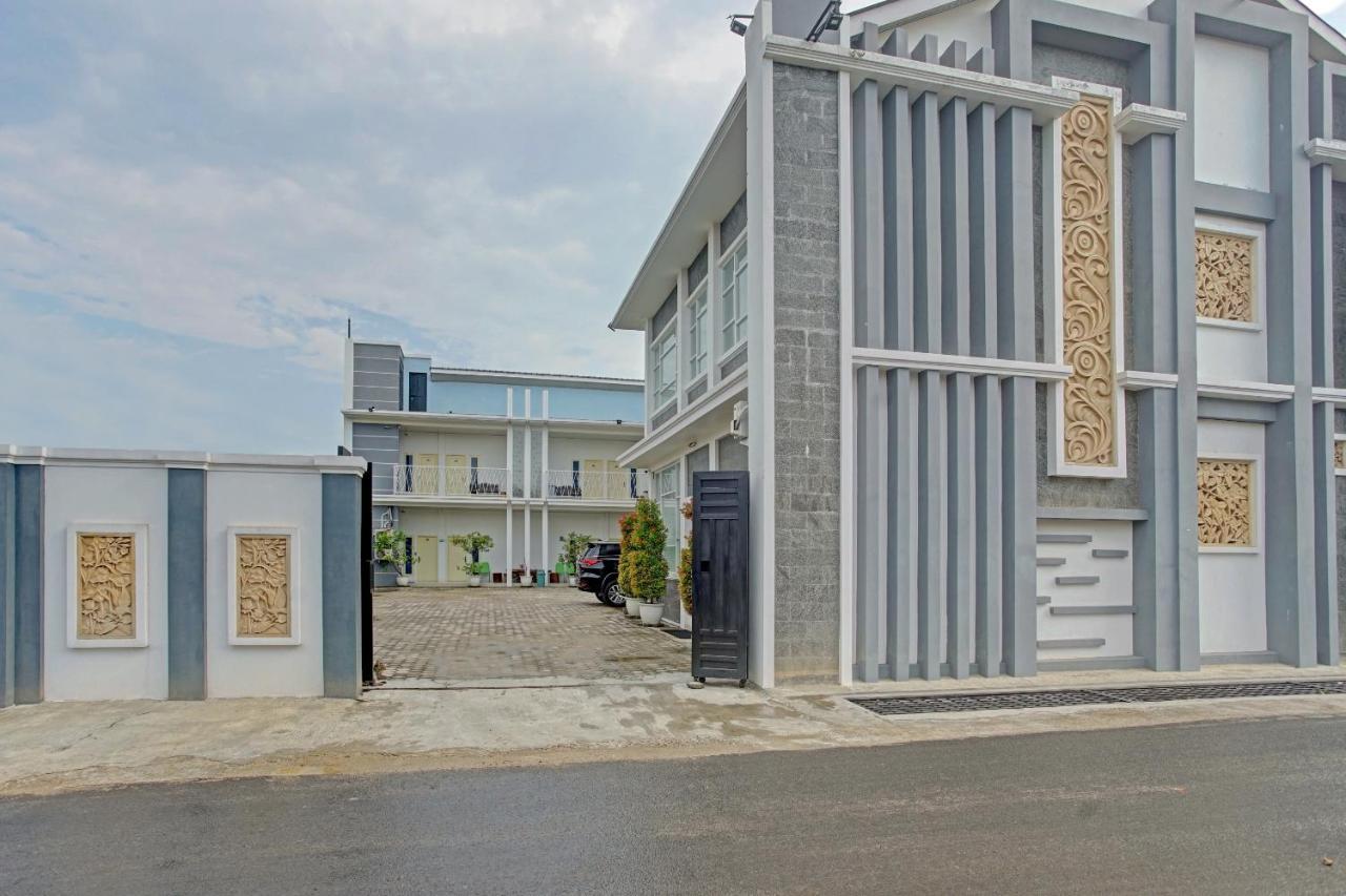 Oyo 90404 Pringombo Homestay 2 Syariah บันดาร์ ลัมปุง ภายนอก รูปภาพ